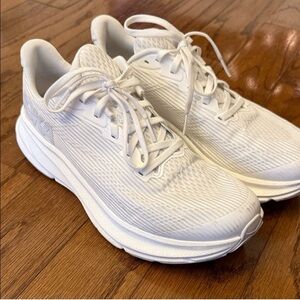 HOKA Clifton 9